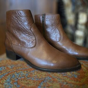 Brown Ankle Boots with Classic Design and Medium Heel